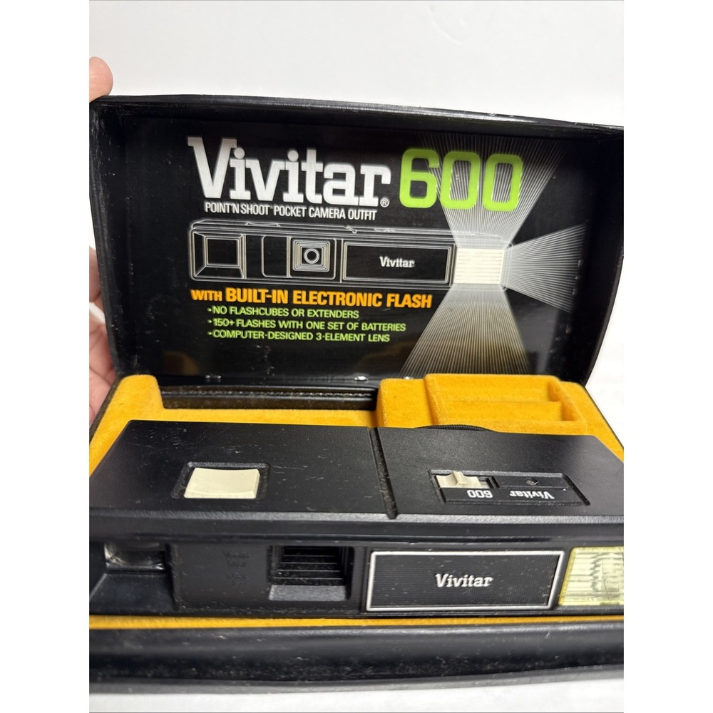 Vintage Vivitar 600 Point and‎ Shoot Camera UNTESTED